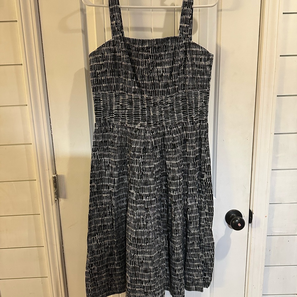 Talbots Women’s Midi Dress Vintage 100% Cotton Sleeveless 8 Black And White